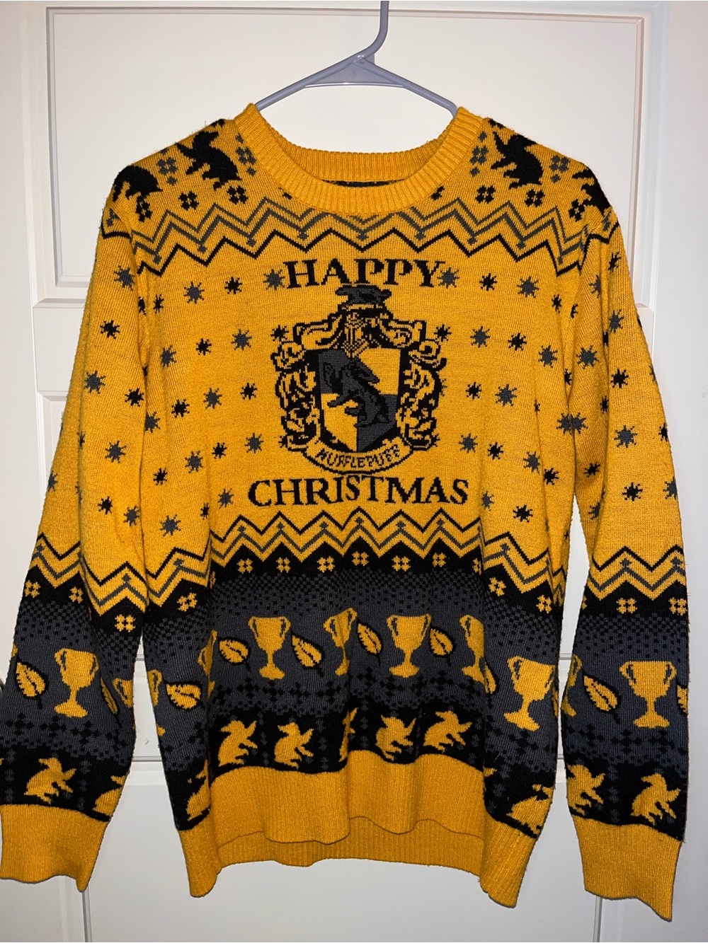 Harry Potter Hufflepuff “Happy Christmas” Sweater – Size Small